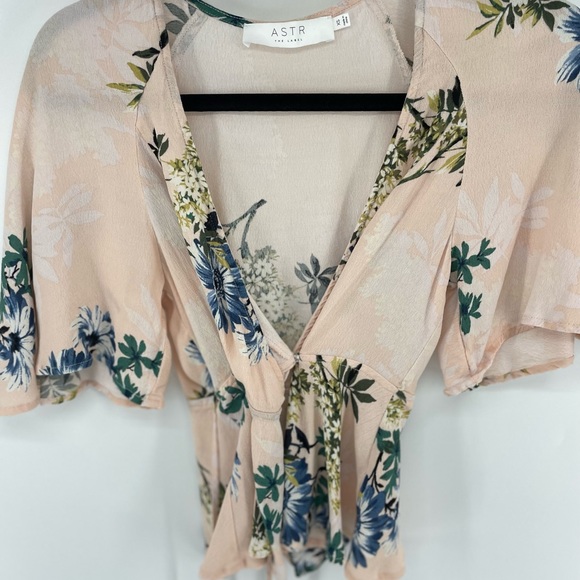 Astr Tops - ASTR the label pink floral wrap top